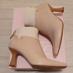 Louise et Cie Lydie Genuine Leather Powder/Sand Color Bootie Size 8M